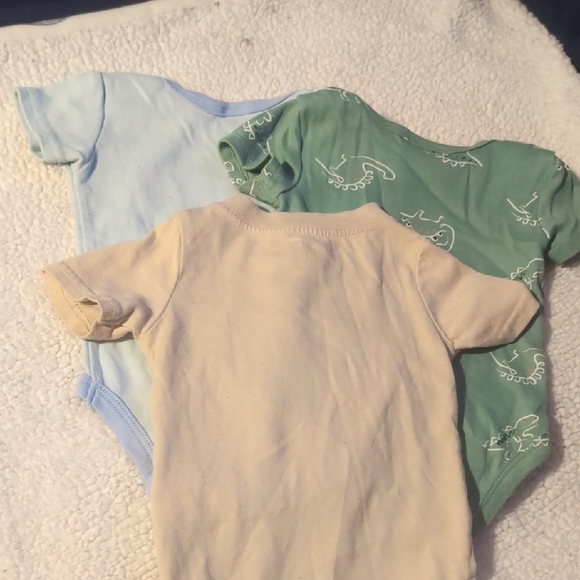 Graphic Onesie Set Of 3 (3-6 Months) - Picture 6 of 6